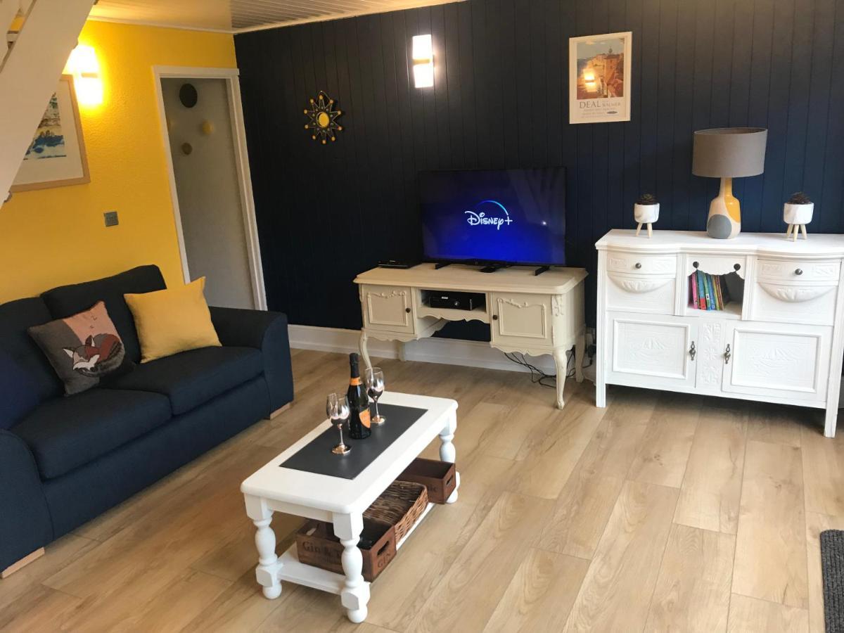 Kingsdown  Foxes Sea Side Retreat Deluxe Chalet Is A Lovely Holiday Home Tucked Away On The Kent Coast מראה חיצוני תמונה