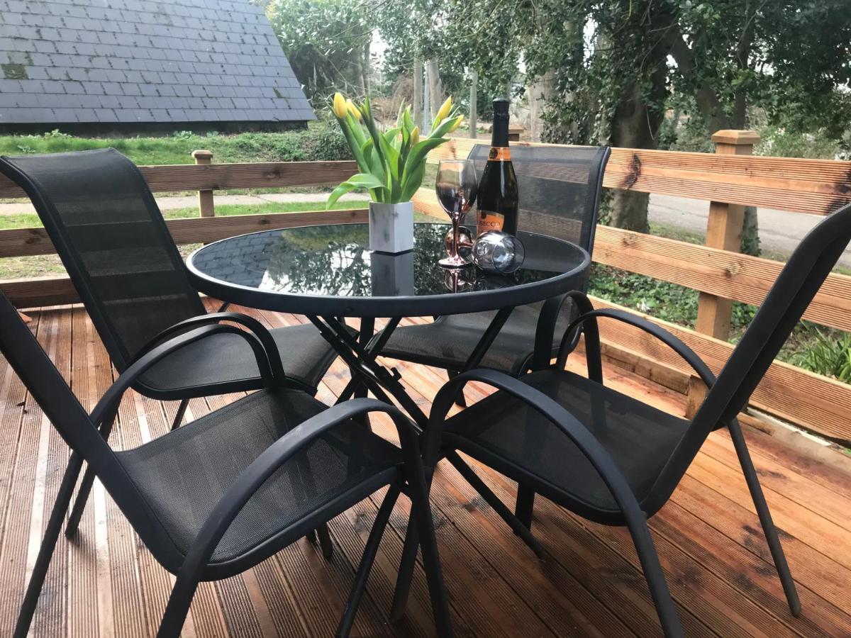 Kingsdown  Foxes Sea Side Retreat Deluxe Chalet Is A Lovely Holiday Home Tucked Away On The Kent Coast מראה חיצוני תמונה