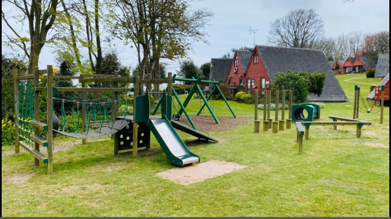 Kingsdown  Foxes Sea Side Retreat Deluxe Chalet Is A Lovely Holiday Home Tucked Away On The Kent Coast מראה חיצוני תמונה